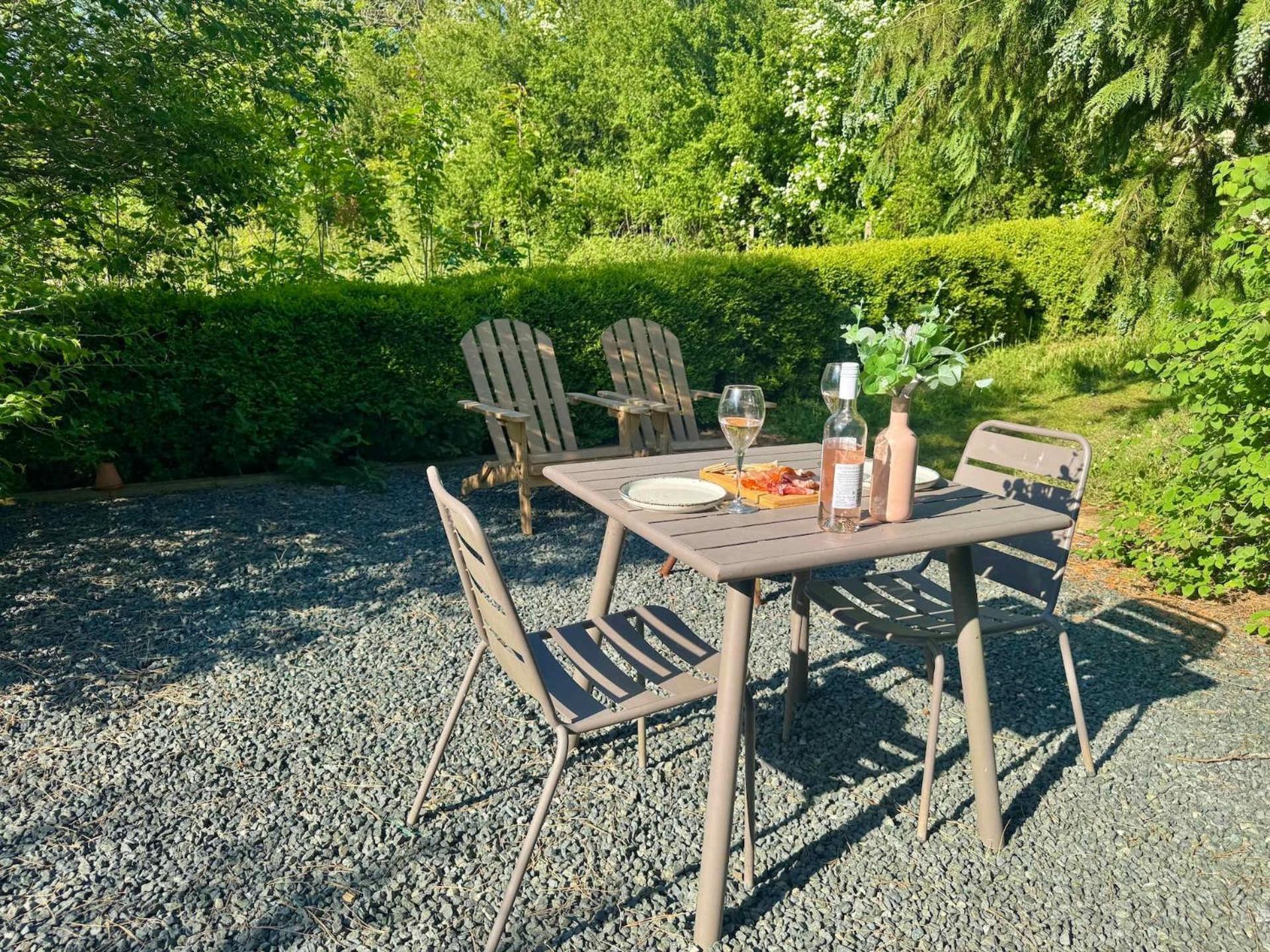 The Bothy - A Secluded And Romantic Rural Retreat Llanddyfnan